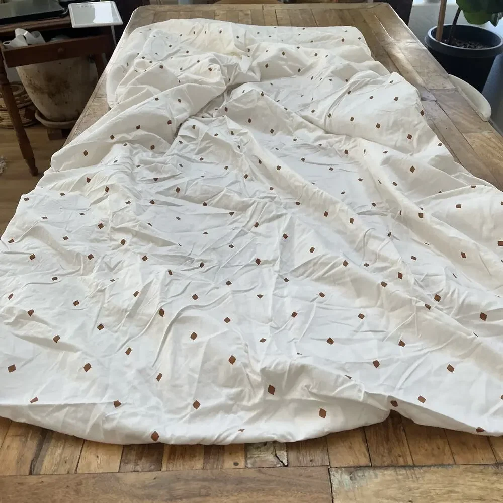 Threshold Dotted Bronze Twin XL Size Flat and Fitted Sheet Set 100% Cotton